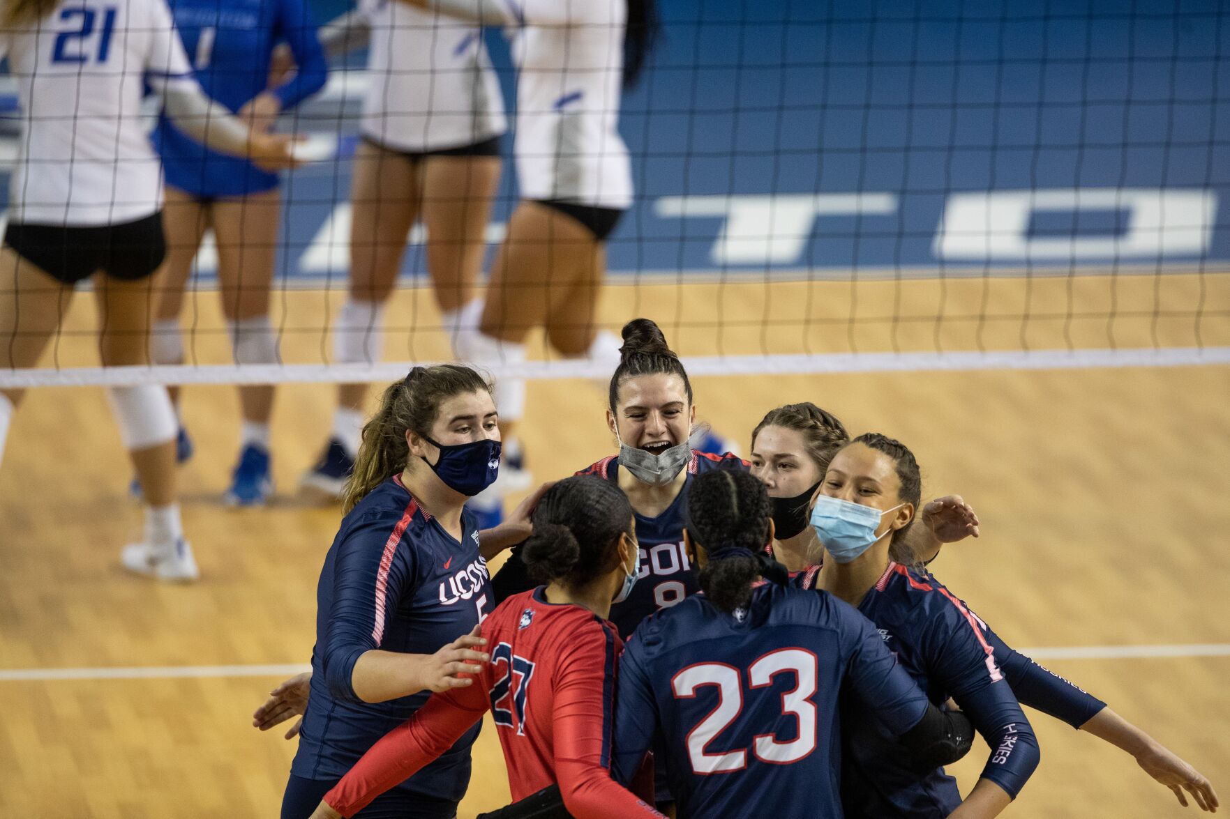 040321-owh-spo-cuvolley-ar06